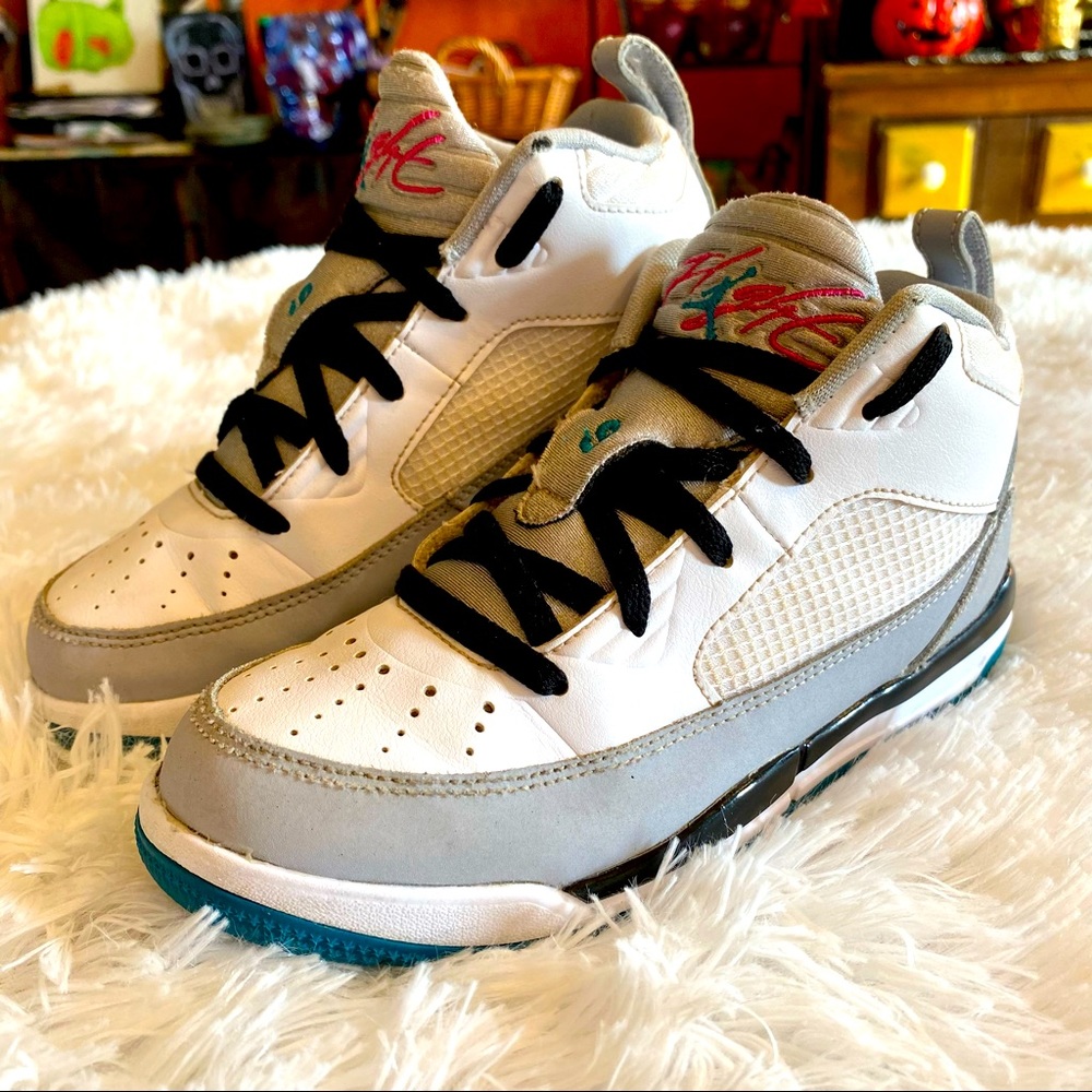NIKE AIR JORDAN FLIGHT9.5  UNITE TROPICAL TEAL WOLF GREY-BLACK Kids’ size 13C
